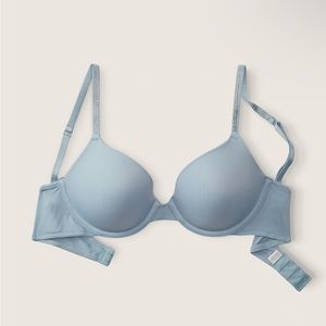 NWT Lightly Lined Everyday Wear T Shirt Bra